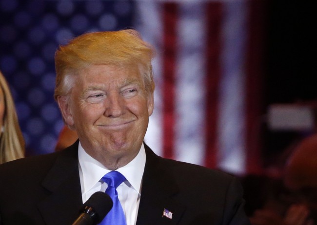 Combination photo of Republican presidential candidate Donald Trump (L) and Democratic presidential candidate Hillary Clinton. REUTERS/Lucas Jackson (L) and Lucy Nicholson