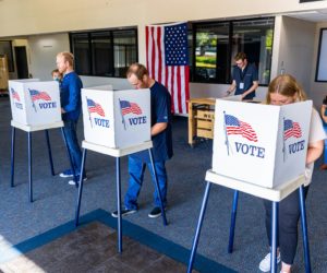 Meet the ‘independent voters’ who will likely decide which party triumphs in the 2026 midterm elections